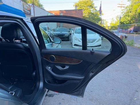 Used 2018 Mercedes-Benz C 300 4MATIC Sedan image 36