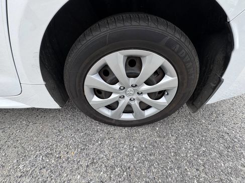 Used 2024 Toyota Corolla LE image 20