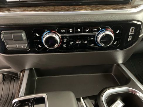 Used 2025 GMC Sierra 1500 Elevation w/ Preferred Package image 27