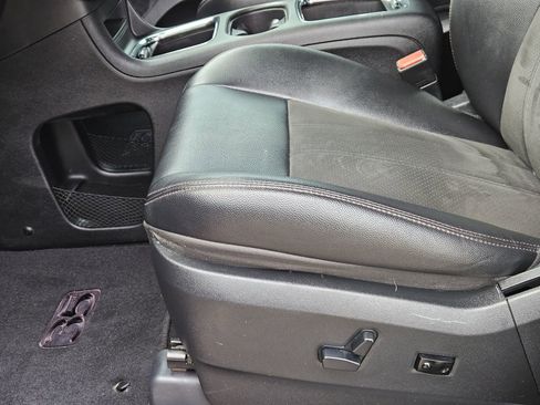 Used 2019 Dodge Grand Caravan SXT image 30