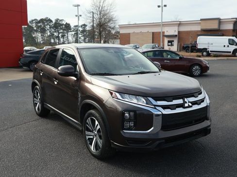 Used 2024 Mitsubishi Outlander Sport SE image 3