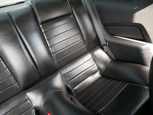 Used 2010 Ford Mustang GT Premium RWD image 14