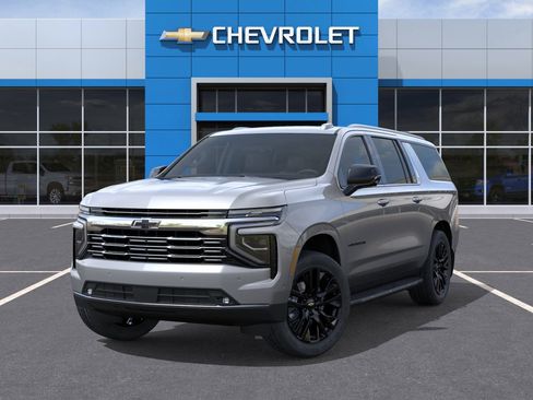 New 2025 Chevrolet Suburban Premier image 36