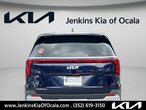 New 2026 Kia Carnival FWD image 4