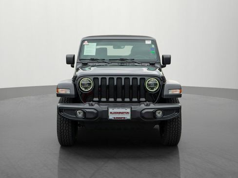 Used 2022 Jeep Wrangler Sport AWD/4WD image 2