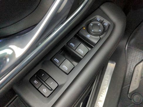 Used 2021 Chevrolet Suburban RST w/ Rear Media and Nav Package AWD/4WD image 26
