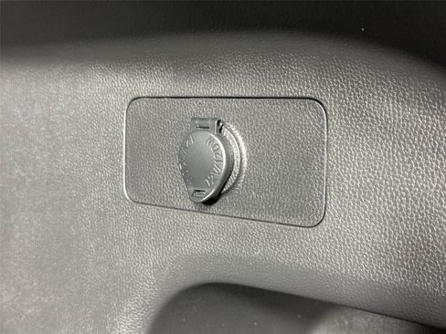 Certified 2025 Toyota RAV4 XLE FWD image 38