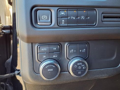 Used 2024 GMC Yukon XL SLE AWD/4WD image 27