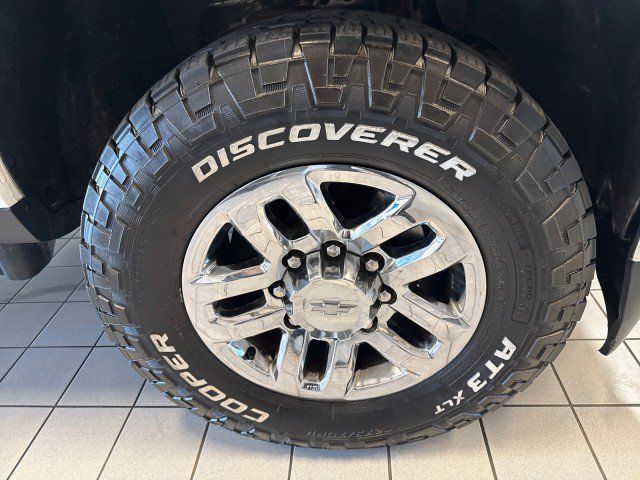 Used 2016 Chevrolet Silverado 2500 LT w/ LT Convenience Package AWD/4WD image 9