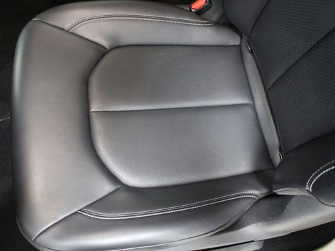 Used 2024 Chrysler Pacifica Limited FWD image 18