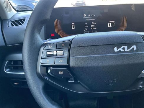 Used 2025 Kia K4 FWD image 23