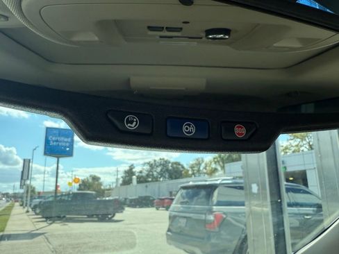 Used 2020 GMC Yukon XL SLT w/ Premium Edition image 42