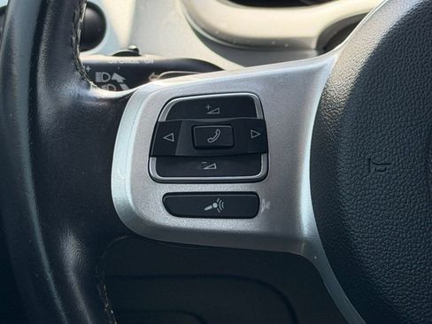 Used 2013 Volkswagen Beetle TDI FWD image 13