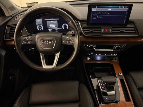 Used 2022 Audi Q5 e Premium Plus w/ Premium Plus Package AWD/4WD image 30