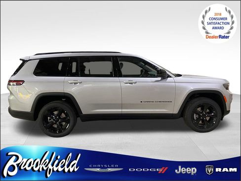New 2025 Jeep Grand Cherokee L Laredo image 7