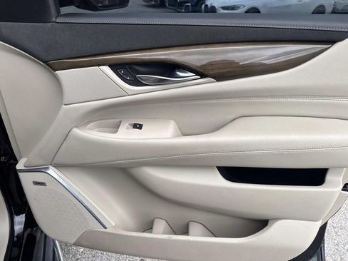 Used 2020 Cadillac Escalade Luxury RWD image 15
