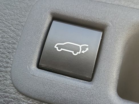 Certified 2026 Toyota Sienna LE FWD image 10