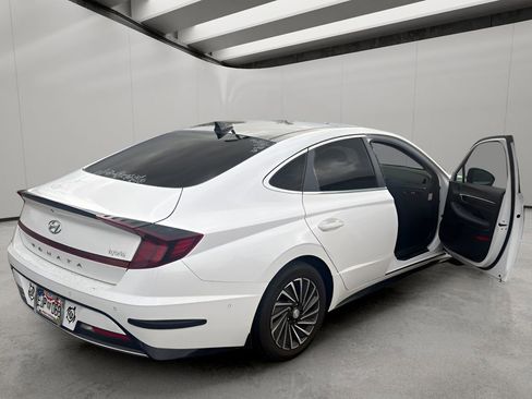 Used 2023 Hyundai Sonata Limited FWD image 4