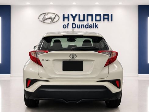 Used 2019 Toyota C-HR XLE FWD image 6