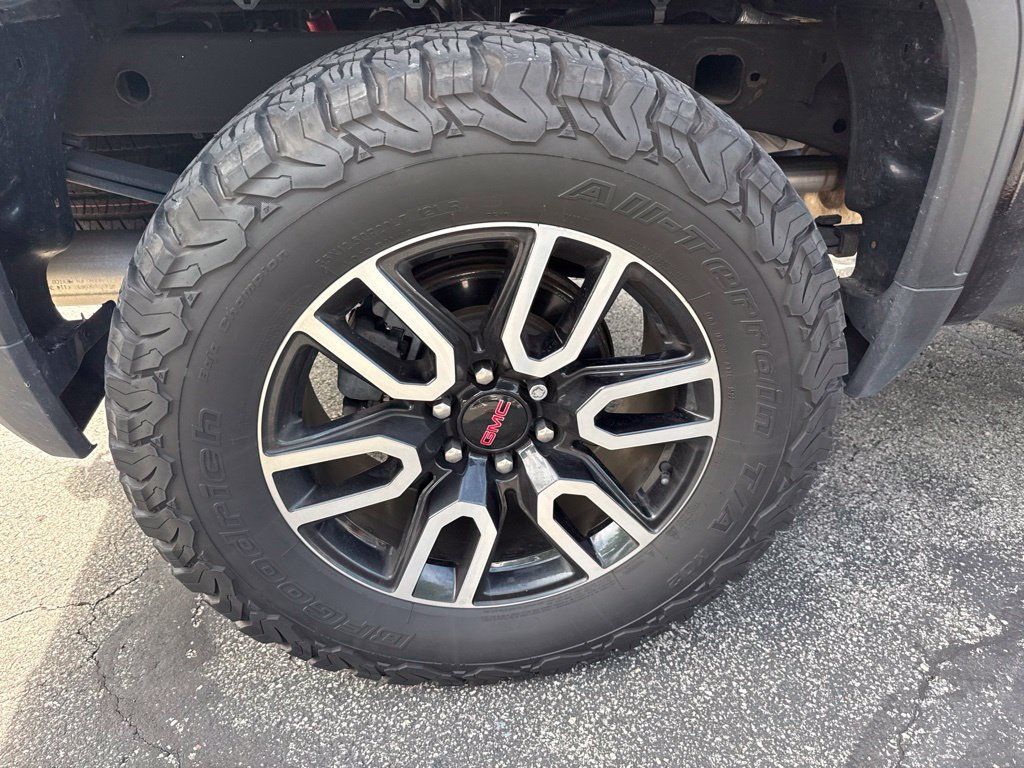 Used 2022 GMC Sierra 1500 AT4 w/ AT4 Premium Package AWD/4WD image 11