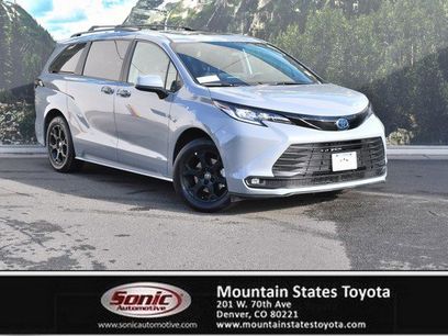 Used 2025 Toyota Sienna XLE Woodland Edition