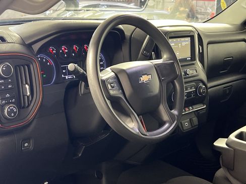 Used 2019 Chevrolet Silverado 1500 Custom w/ Custom Convenience Package AWD/4WD image 16