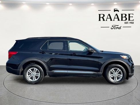 Used 2024 Ford Explorer XLT w/ Equipment Group 202A AWD/4WD image 8