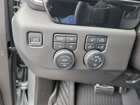 Used 2023 Chevrolet Silverado 1500 LT Trail Boss w/ LT Trail Boss Premium Package AWD/4WD image 29
