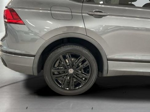 Used 2022 Volkswagen Tiguan SE R-Line FWD image 23