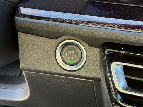 Used 2023 Chevrolet Tahoe Z71 w/ Luxury Package image 23