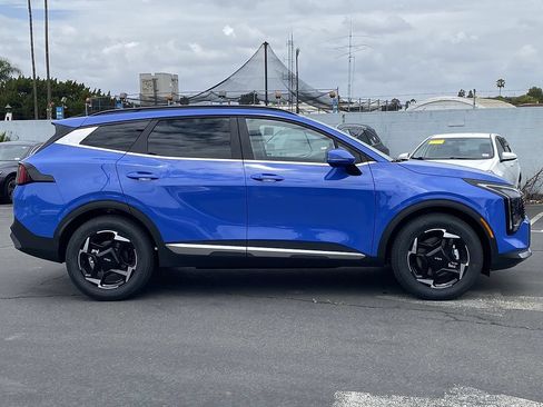 New 2026 Kia Sportage EX w/ EX Panorama Roof Package FWD image 2