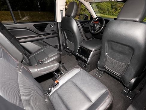 Used 2024 Lincoln Aviator Reserve image 17