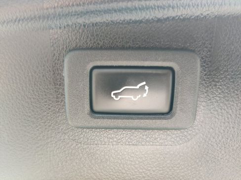 Used 2016 Subaru Outback 2.5i Premium image 15