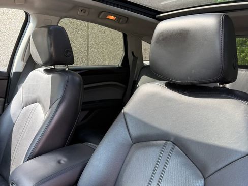 Used 2011 Cadillac SRX Luxury image 12