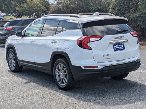 Used 2022 GMC Terrain SLT w/ Infotainment Package II image 6