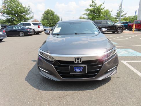 Used 2019 Honda Accord Hybrid image 2