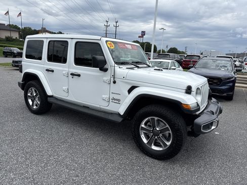 Used 2020 Jeep Wrangler Unlimited Sahara AWD/4WD image 2