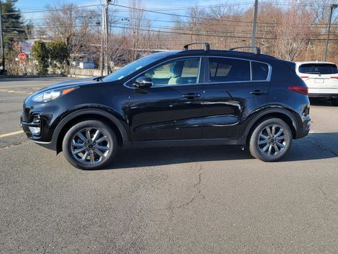 Used 2021 Kia Sportage S w/ S AWD Premium Package image 4