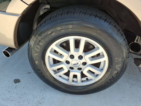 Used 2012 Ford Expedition EL XLT RWD image 6