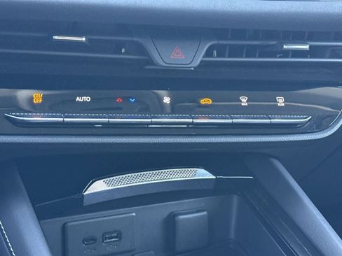 Used 2025 Buick Envision Sport Touring image 23