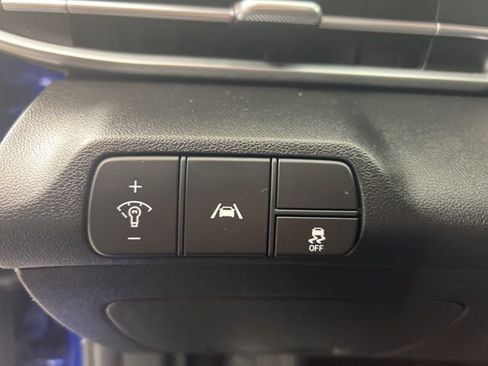 Used 2023 Hyundai Elantra SEL image 15