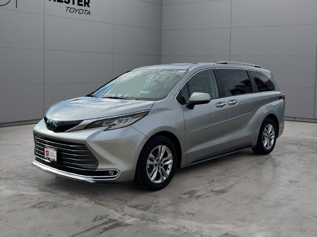 Certified 2023 Toyota Sienna Limited AWD/4WD image 7