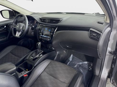 Used 2022 Nissan Rogue Sport SV w/ Technology Package image 28