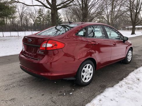 Used 2013 Ford Fiesta SE image 5