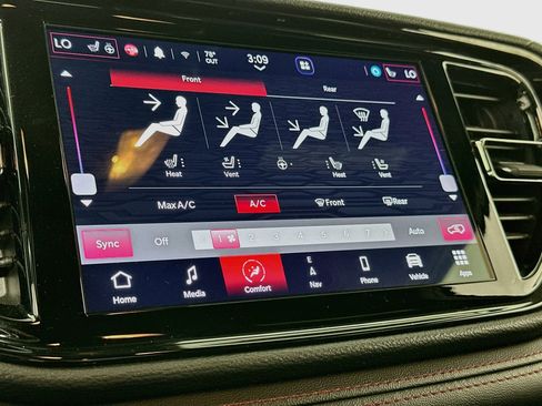 Used 2023 Dodge Durango R/T RWD image 16