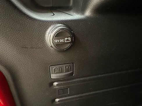 Used 2025 Jeep Wrangler Unlimited Sahara w/ Safety Group AWD/4WD image 9