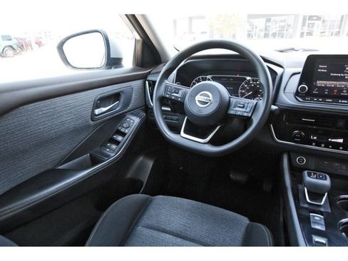 Used 2021 Nissan Rogue SV FWD image 8