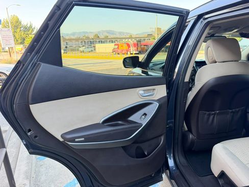 Used 2018 Hyundai Santa Fe Sport w/ 2.4L Value Package 02 FWD image 17