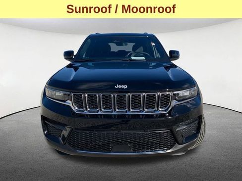 Used 2025 Jeep Grand Cherokee Laredo X w/ Luxury Tech Group I image 4