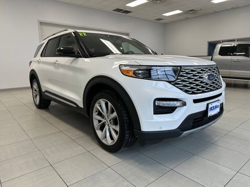 Used 2022 Ford Explorer Platinum w/ Equipment Group 601A image 4